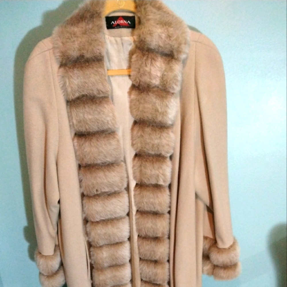 100% Wool & Faux Fur Coat Made by Alorna. Color is Tan. Size 14